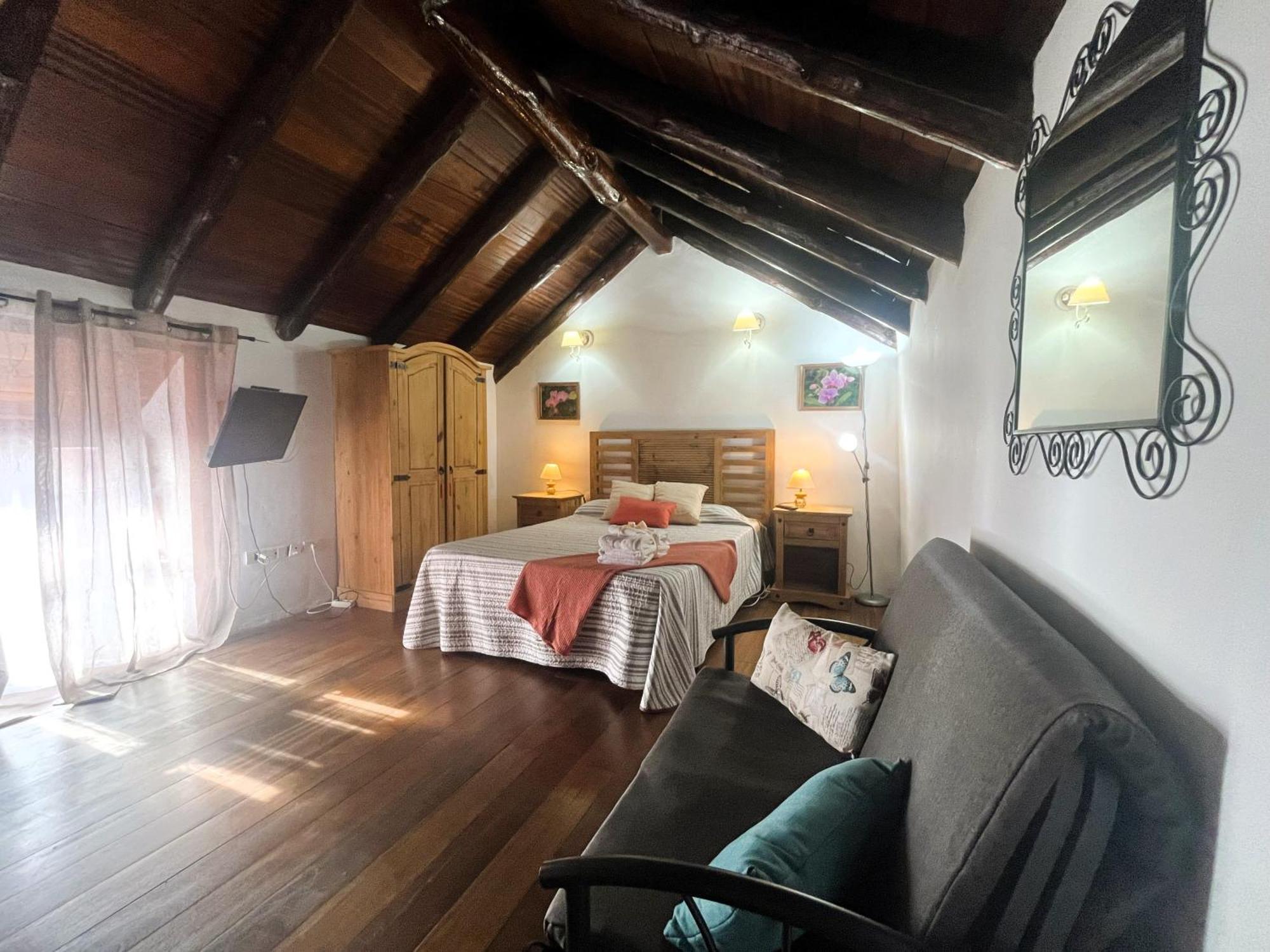 Stunning Rustic House El Pinar & Wifi Guest House Luaran gambar